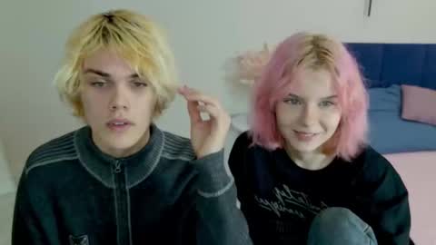 Jessy  Mark online show from November 1, 2025, 5:04 pm