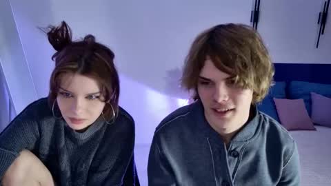 Jessy  Mark online show from December 15, 2025, 5:17 pm