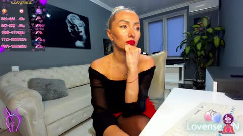 bonnie_annd_clyde online show from December 23, 2024, 1:56 pm