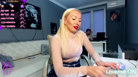 bonnie_annd_clyde online show from December 15, 2025, 1:59 pm