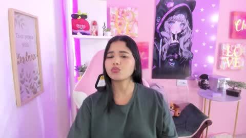 Bonnie online show from November 20, 2025, 4:23 am