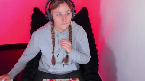 Bonnie Help me reach 500 likes online show from January 31, 2026, 8:07 pm