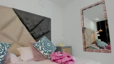   online show from April 20, 2026, 11:39 pm