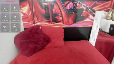 Bonnie  online show from December 17, 2024, 8:10 pm