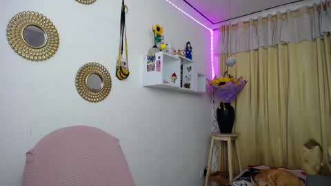 Soffy Brooks Independent model online show from March 8, 2025, 3:17 am