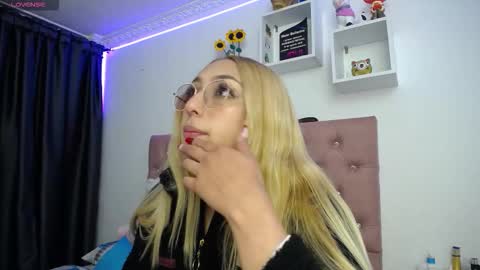 Soffy Brooks Independent model online show from October 13, 2025, 5:07 am