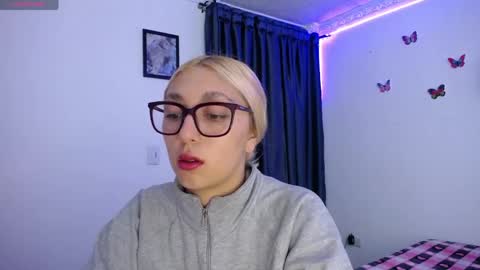 Snapshot of bonny_clyde_xx_ chatting on April 28, 2026, 4:17 am Soffy Brooks Independent model online show from April 28, 2026, 4:17 am