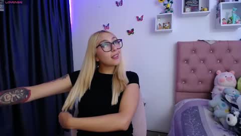Snapshot of bonny_clyde_xx_ chatting on May 8, 2026, 3:56 am Soffy Brooks Independent model online show from May 8, 2026, 3:56 am