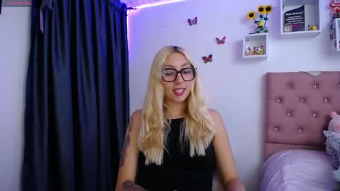 Snapshot of bonny_clyde_xx_ chatting on May 12, 2026, 4:42 am Soffy Brooks Independent model online show from May 12, 2026, 4:42 am