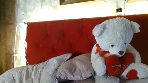 Queen Bon Vivantt online show from December 3, 2024, 4:25 am