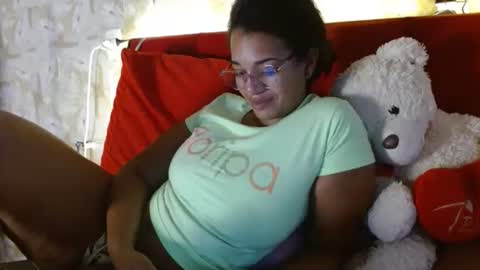 Queen Bon Vivantt online show from December 22, 2024, 2:27 pm