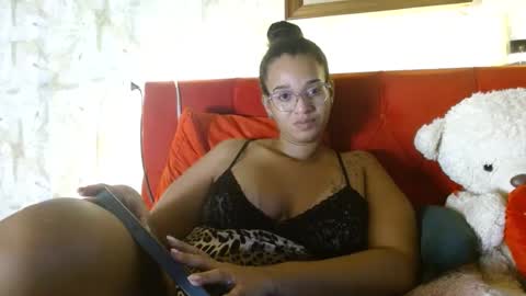 Queen Bon Vivantt online show from January 8, 2025, 4:02 am