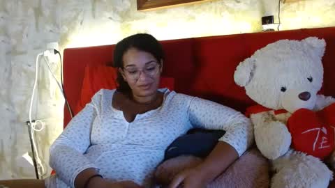 Queen Bon Vivantt online show from February 12, 2025, 1:59 pm