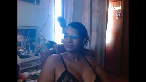 Queen Bon Vivantt online show from March 6, 2025, 2:40 pm