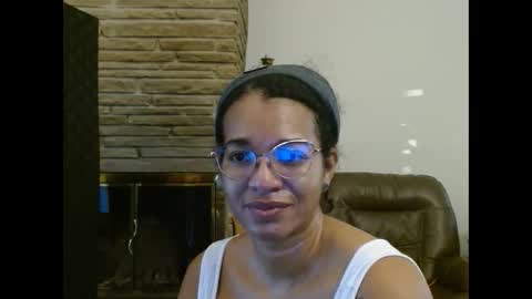 Queen Bon Vivantt online show from October 6, 2025, 12:13 pm