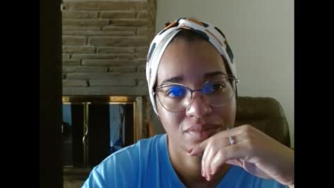 Queen Bon Vivantt online show from October 9, 2025, 1:31 pm