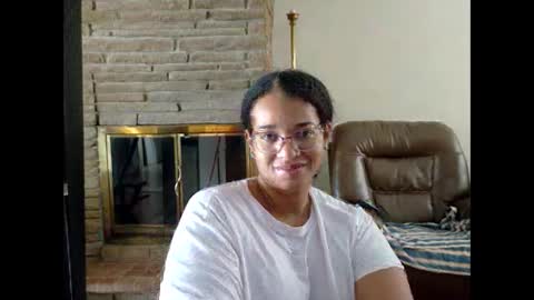 Queen Bon Vivantt online show from December 2, 2025, 2:45 pm