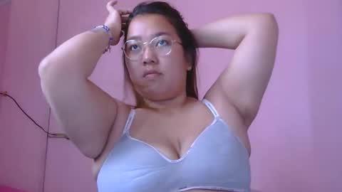 Snapshot of boobsiemarie chatting on May 24, 2026, 3:22 am MommyMarie-Singlemom of 2. online show from May 24, 2026, 3:22 am