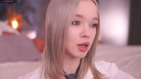 Alina online show from November 22, 2025, 7:40 am