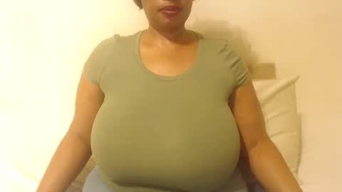 boobyqueen online show from October 9, 2025, 7:01 pm