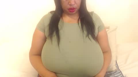 boobyqueen online show from November 5, 2025, 4:56 am