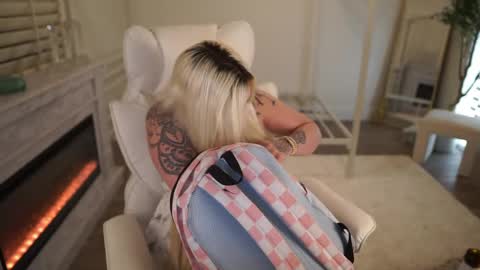 Miley online show from February 9, 2025, 4:25 am