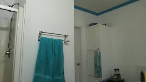 boooohoooobaby online show from October 28, 2025, 9:06 pm