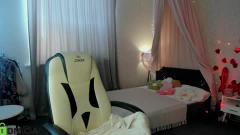 Snapshot of booozekirs_ chatting on May 20, 2026, 3:02 am Milena online show from May 20, 2026, 3:02 am