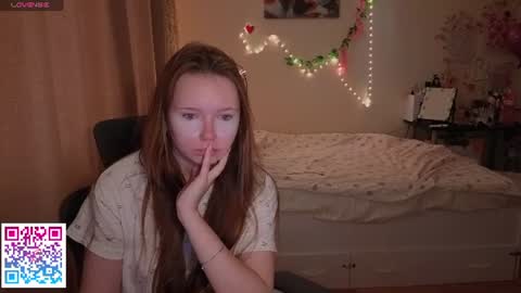 Snapshot of booozekirs_ chatting on June 11, 2026, 3:04 am Milena online show from June 11, 2026, 3:04 am