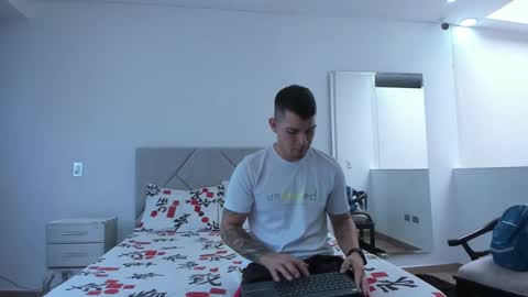 booyhott_ online show from September 24, 2025, 7:28 pm