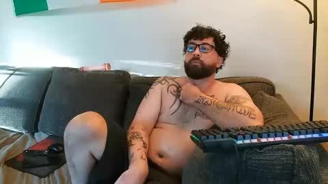 boredandirish21 online show from September 30, 2025, 8:47 pm