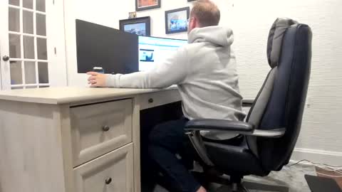 Boredhorndog online show from December 8, 2024, 4:25 am