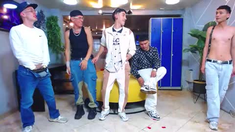 THOMAS AND DAMIAND online show from October 5, 2025, 4:11 am