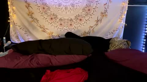 Snapshot of bossmomma chatting on December 12, 2024, 4:15 am BossMom online show from December 12, 2024, 4:15 am