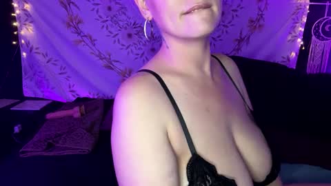 Snapshot of bossmomma chatting on February 3, 2025, 1:30 am BossMom online show from February 3, 2025, 1:30 am