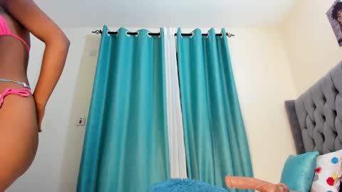 bouncy_booty677 online show from October 9, 2025, 7:56 pm