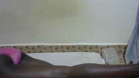 bouncy_vee online show from March 2, 2025, 7:45 pm