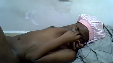 Snapshot of bouncy_vee chatting on July 25, 2026, 12:03 pm bouncy_vee online show from July 25, 2026, 12:03 pm