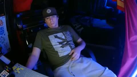 Bowerboi1217 online show from November 25, 2025, 2:22 am