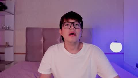 boy2boy_aheat online show from October 29, 2025, 12:40 pm