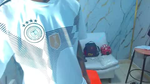 Snapshot of boy_tatto77 chatting on January 14, 2026, 4:34 pm boy_tatto77 online show from January 14, 2026, 4:34 pm