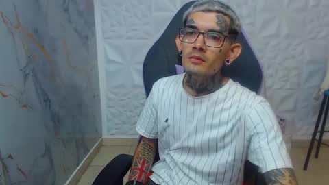 Snapshot of boy_tatto77 chatting on February 8, 2026, 3:48 pm boy_tatto77 online show from February 8, 2026, 3:48 pm