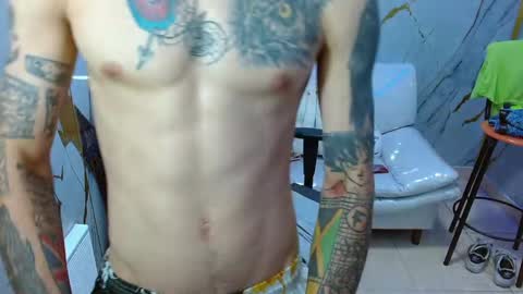 boy_tatto77 online show from April 20, 2026, 12:08 pm