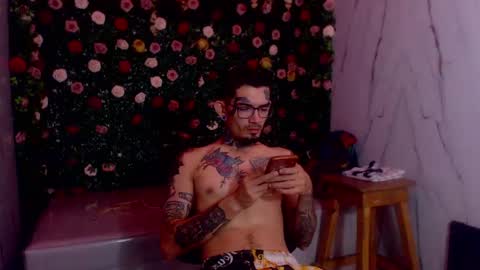 boy_tatto77 online show from May 23, 2026, 11:47 am