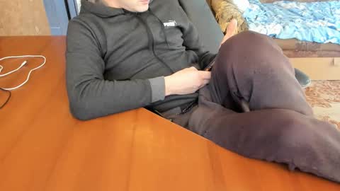 BoyApollon online show from November 19, 2025, 10:37 am