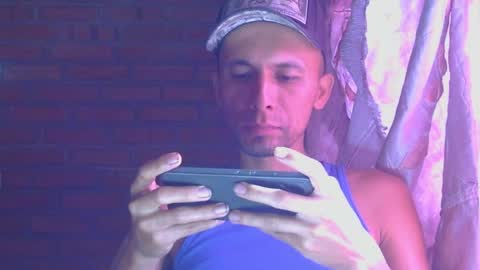 Boy online show from May 2, 2026, 2:22 pm