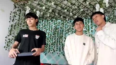 boys4hot_777 online show from February 13, 2025, 7:10 pm