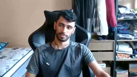 boyzinm2 online show from February 19, 2026, 1:51 pm