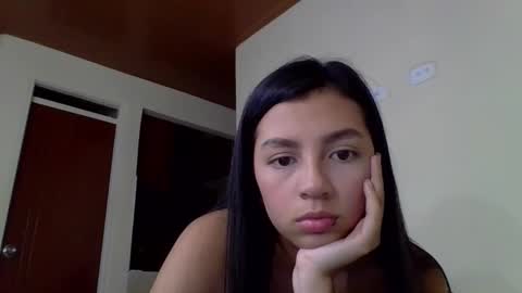 brad_and_emma293215 online show from September 17, 2025, 11:39 pm