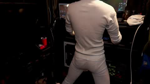 Snapshot of brad_bounce chatting on May 17, 2026, 7:43 pm Brad Ballsy online show from May 17, 2026, 7:43 pm